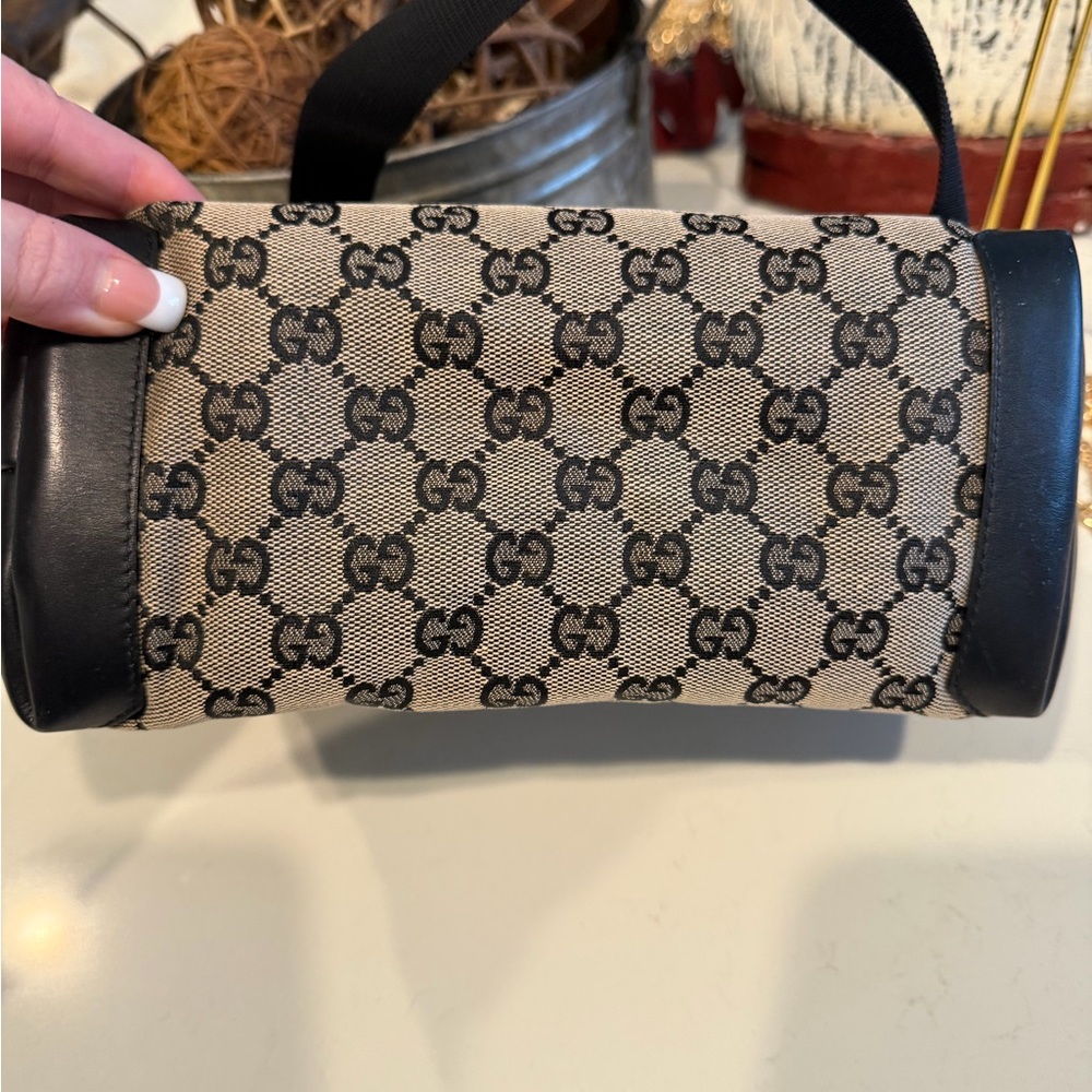 Gucci Black and Beige Bag - Like New! Comes with Authentication Paper! - Picture 12 of 14